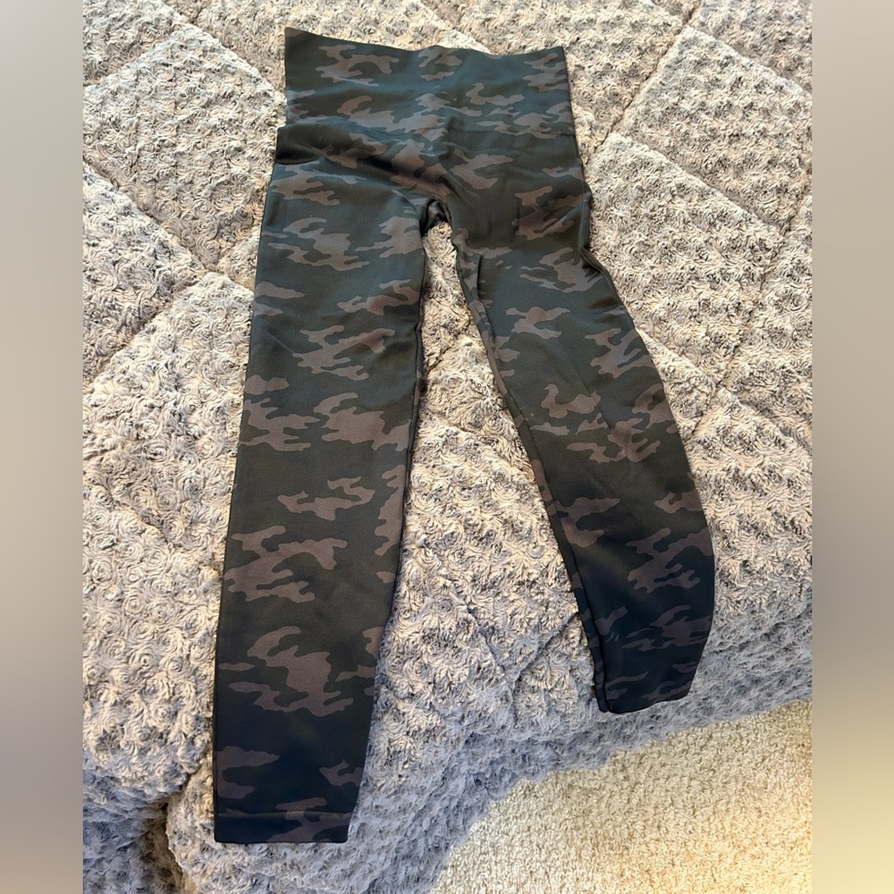 Spanx camo leggings large